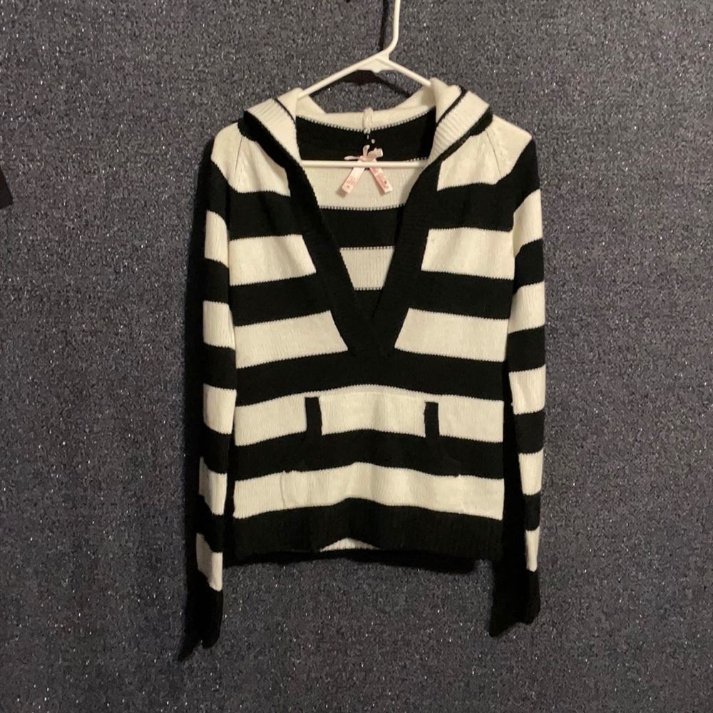 Women’s Derek Heart Sweater